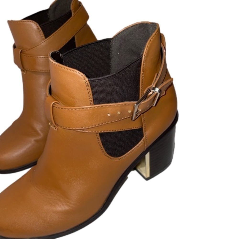 Fantastic BuyForever 21 Brown Faux Leather Bold Accent Buckle Size 9 Tiny Flaw - Picture 8 of 13